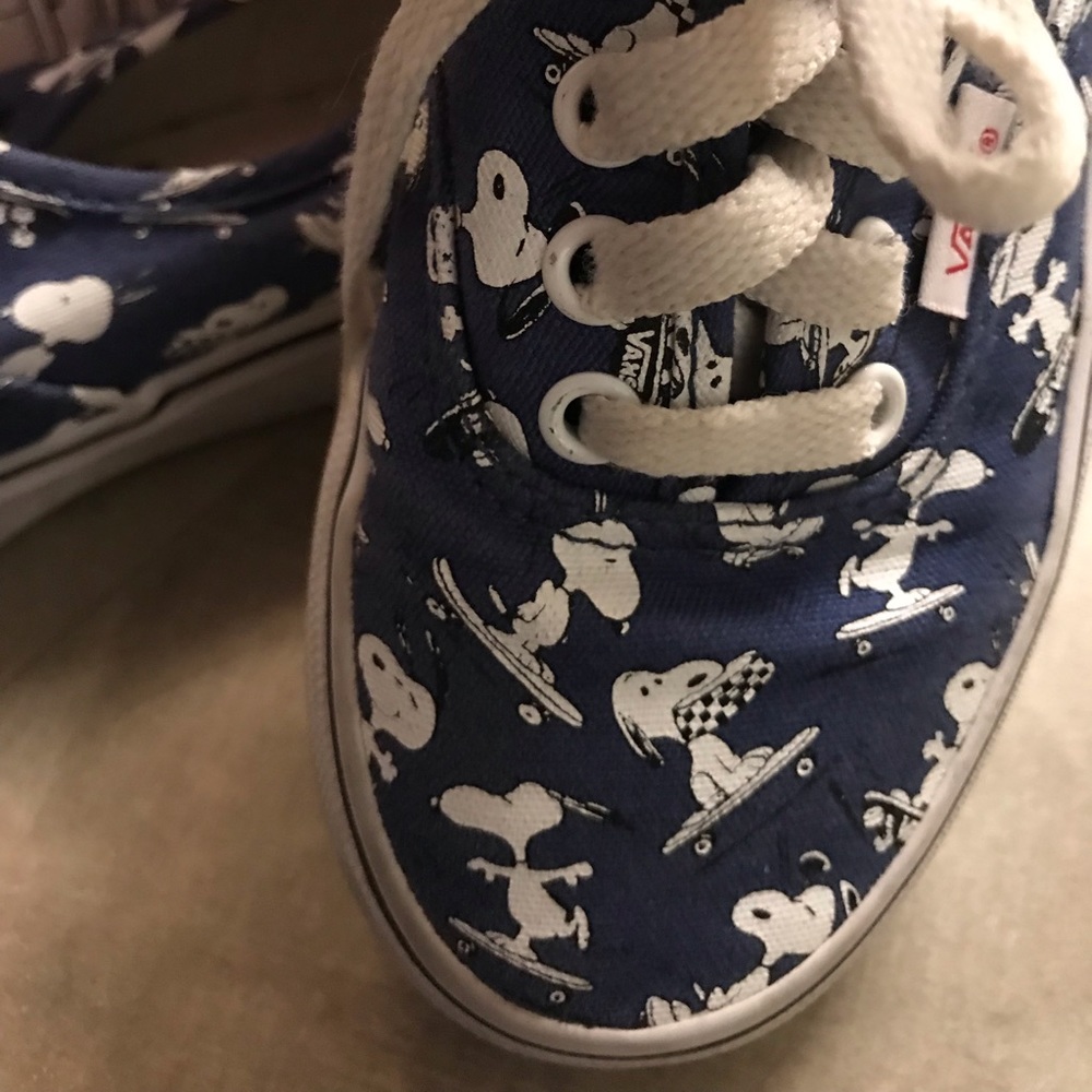 Authentic Vans Snoopy Peanuts youth sneakers